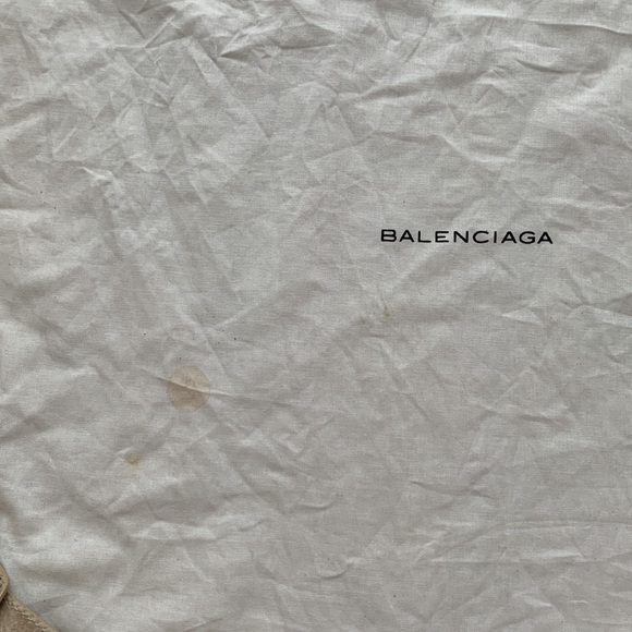 Balenciaga Motorcycle bag with large silver grommets in oatmeal color - Picture 10 of 10